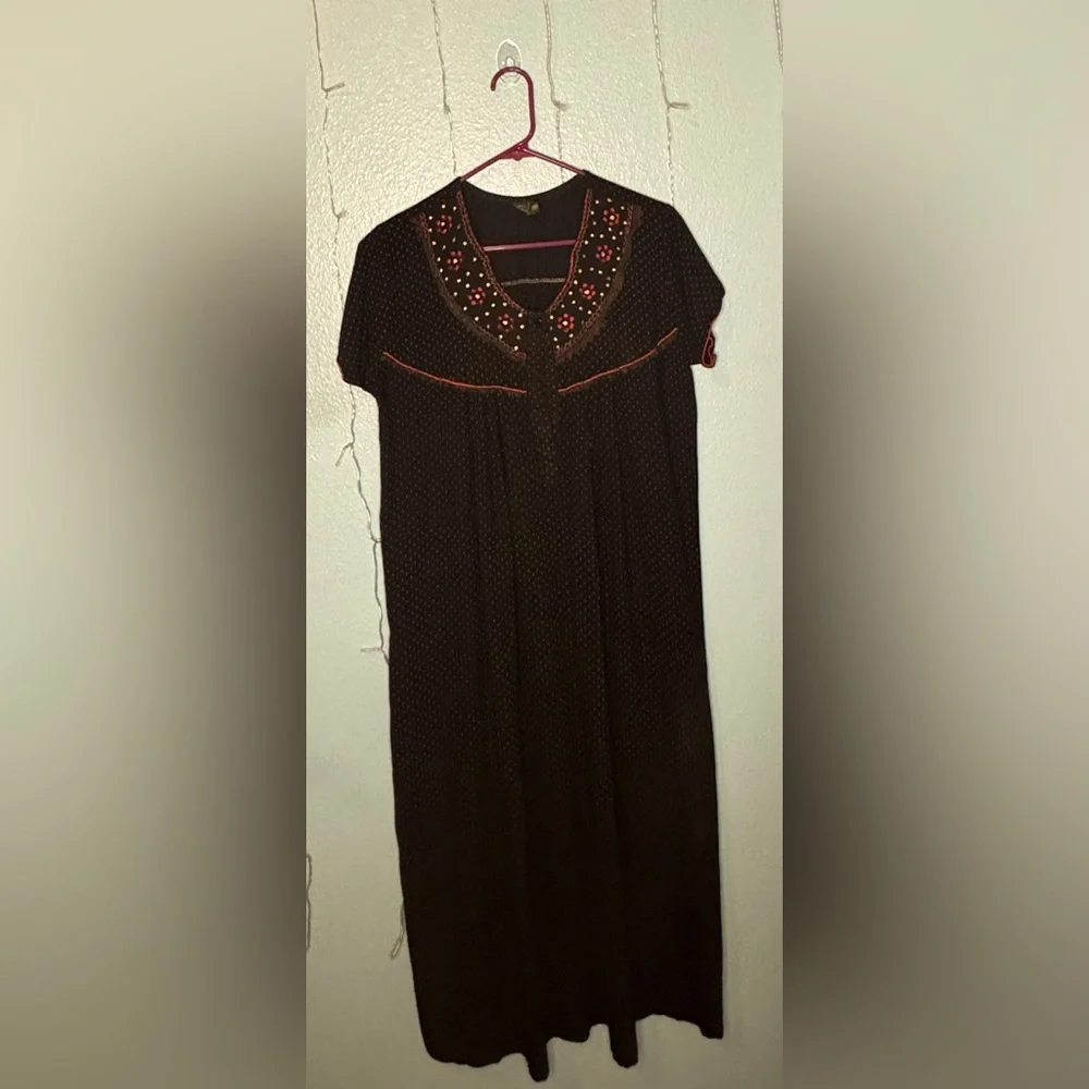 ESL Sleep Shirt With Embroidered Flowers missing 2 buttons